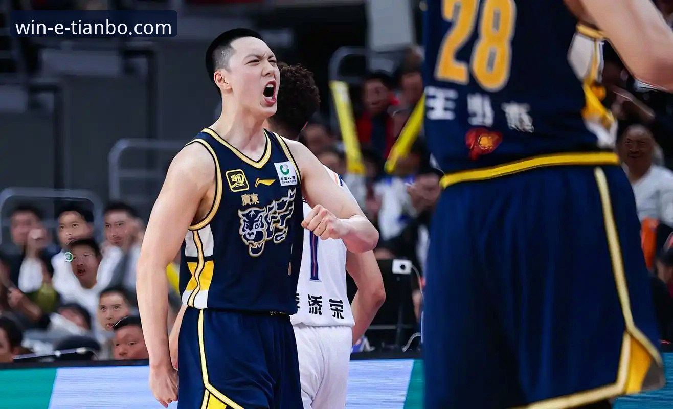 天博体育平台最新动态：上海男篮豪取12连胜巩固榜首，团队篮球展现统治力